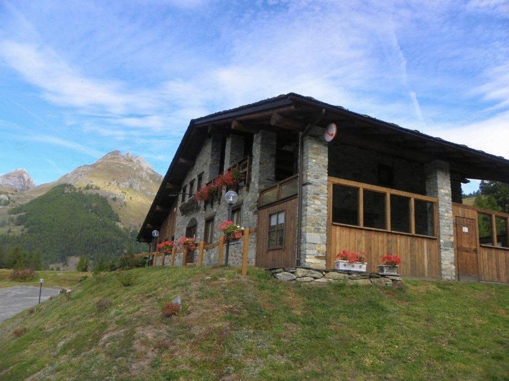 Hotel Les Granges La Thuile Exteriör bild