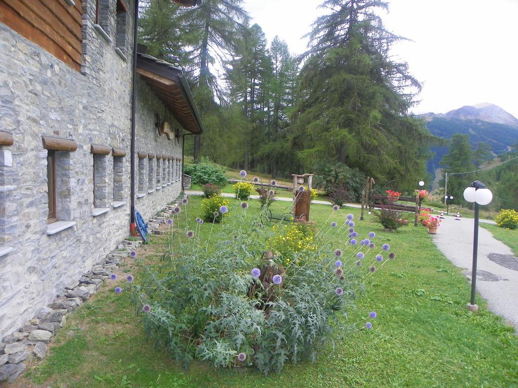 Hotel Les Granges La Thuile Exteriör bild
