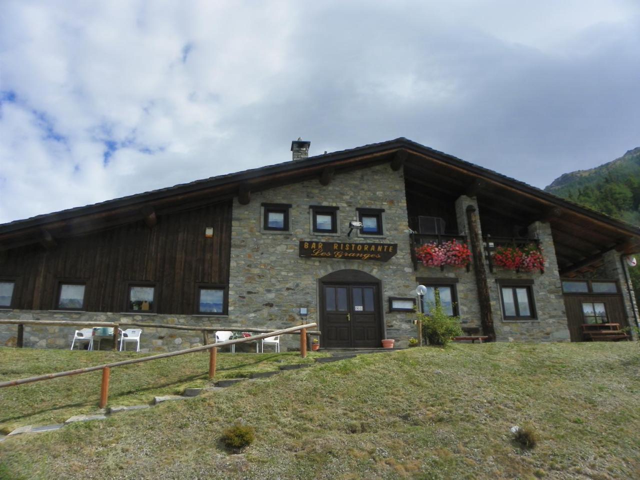 Hotel Les Granges La Thuile Exteriör bild